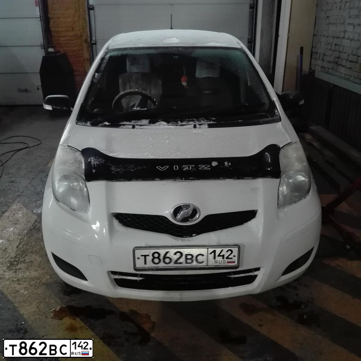 Фото автомобиля TOYOTA VITZ, 2009 — госномер Т862ВС142