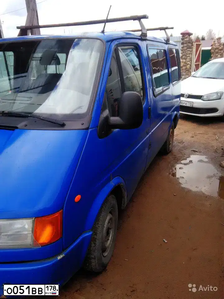 Фото автомобиля FORD TRANSIT, 1995 — госномер О051ВВ178. Цвет: СИНИЙ