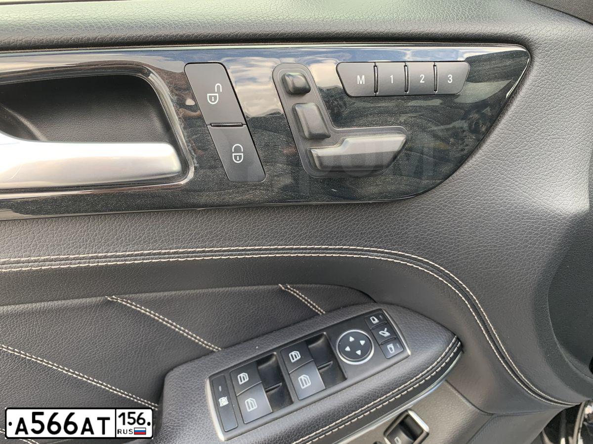 Фото автомобиля MERCEDES GL-KLASSE, 2012 — госномер Е444ММ18. Цвет: ЧЕРНЫЙ