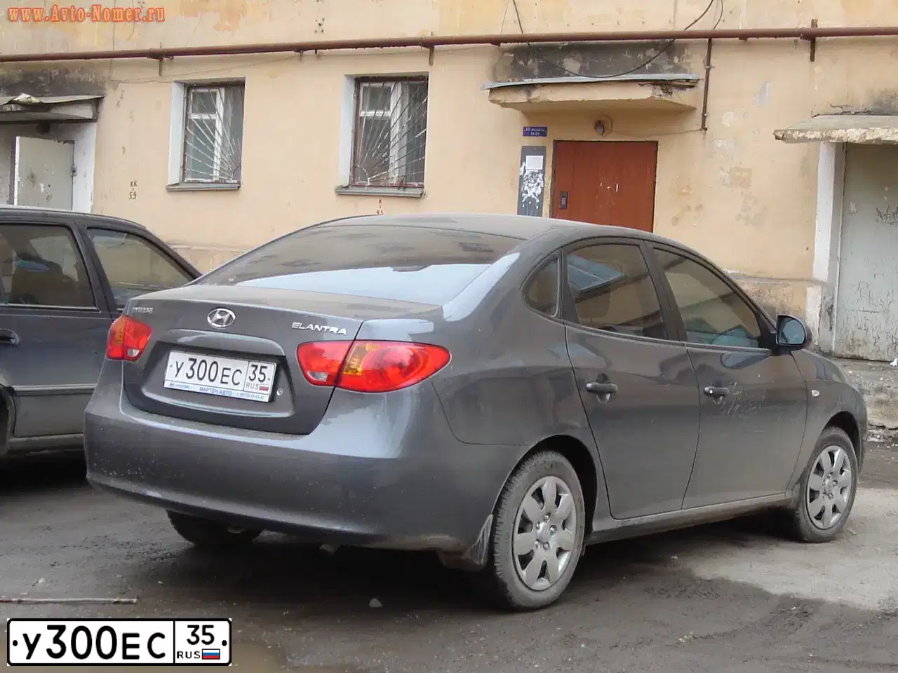 Фото автомобиля HYUNDAI ELANTRA, 2008 — госномер Е567ТН35. Цвет: Серый