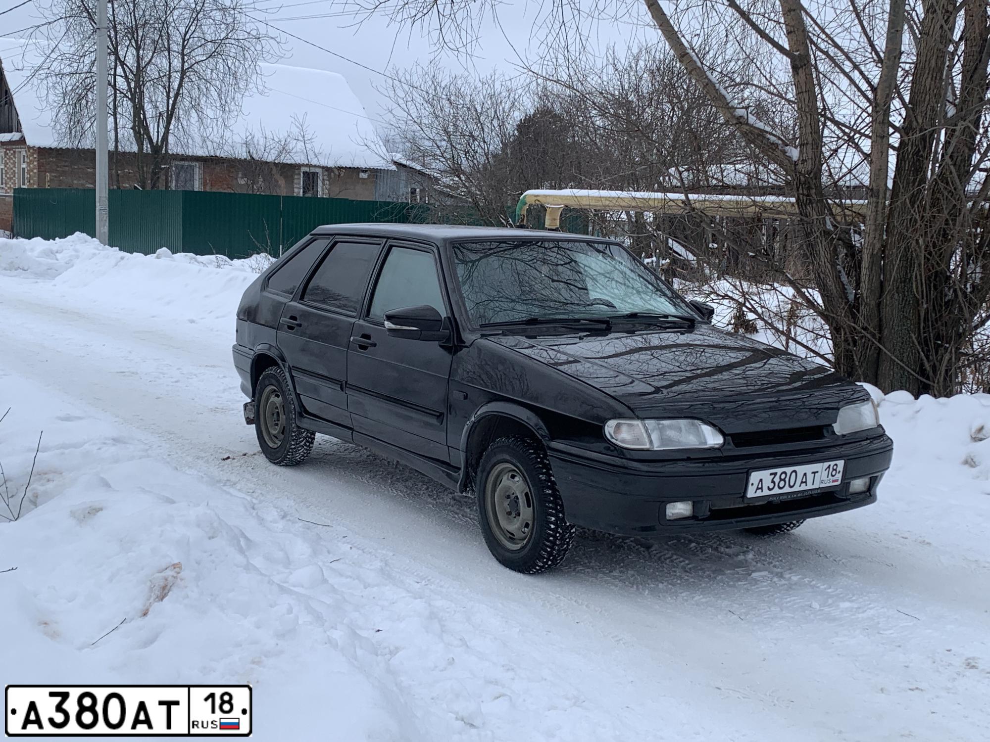 Фото автомобиля LADA 2114 SAMARA, 2011 — госномер А380АТ18. Цвет: СИНЕ-ЧЕРНЫЙ