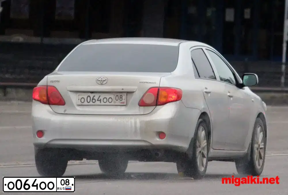 Фото автомобиля TOYOTA CAMRY, 2008 — госномер О064ОО08. Цвет: СЕРЫЙ МЕТАЛЛИК
