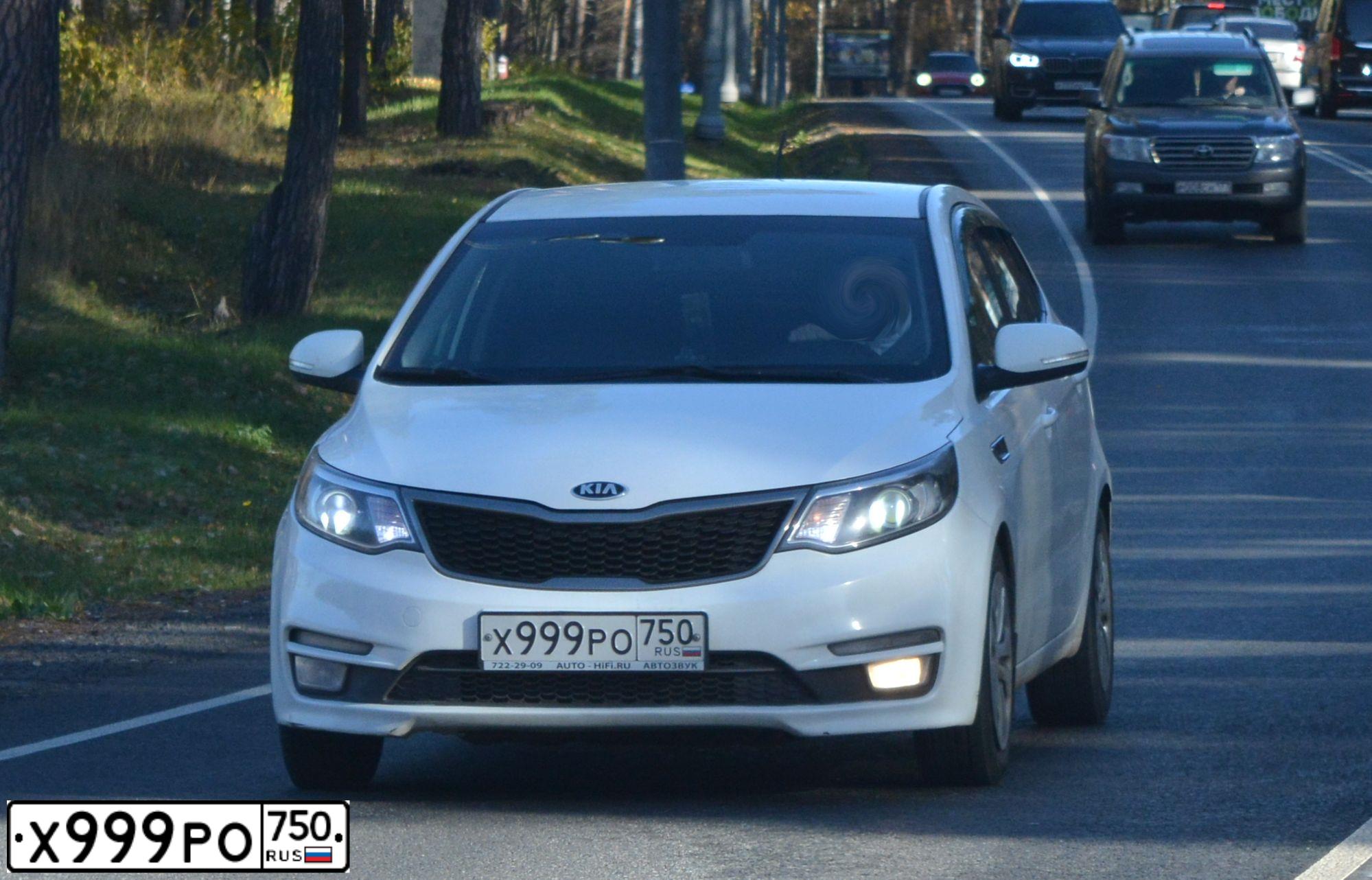 Фото автомобиля MAZDA CX-5, 2015 — госномер У502ЕК31. Цвет: СЕРЫЙ