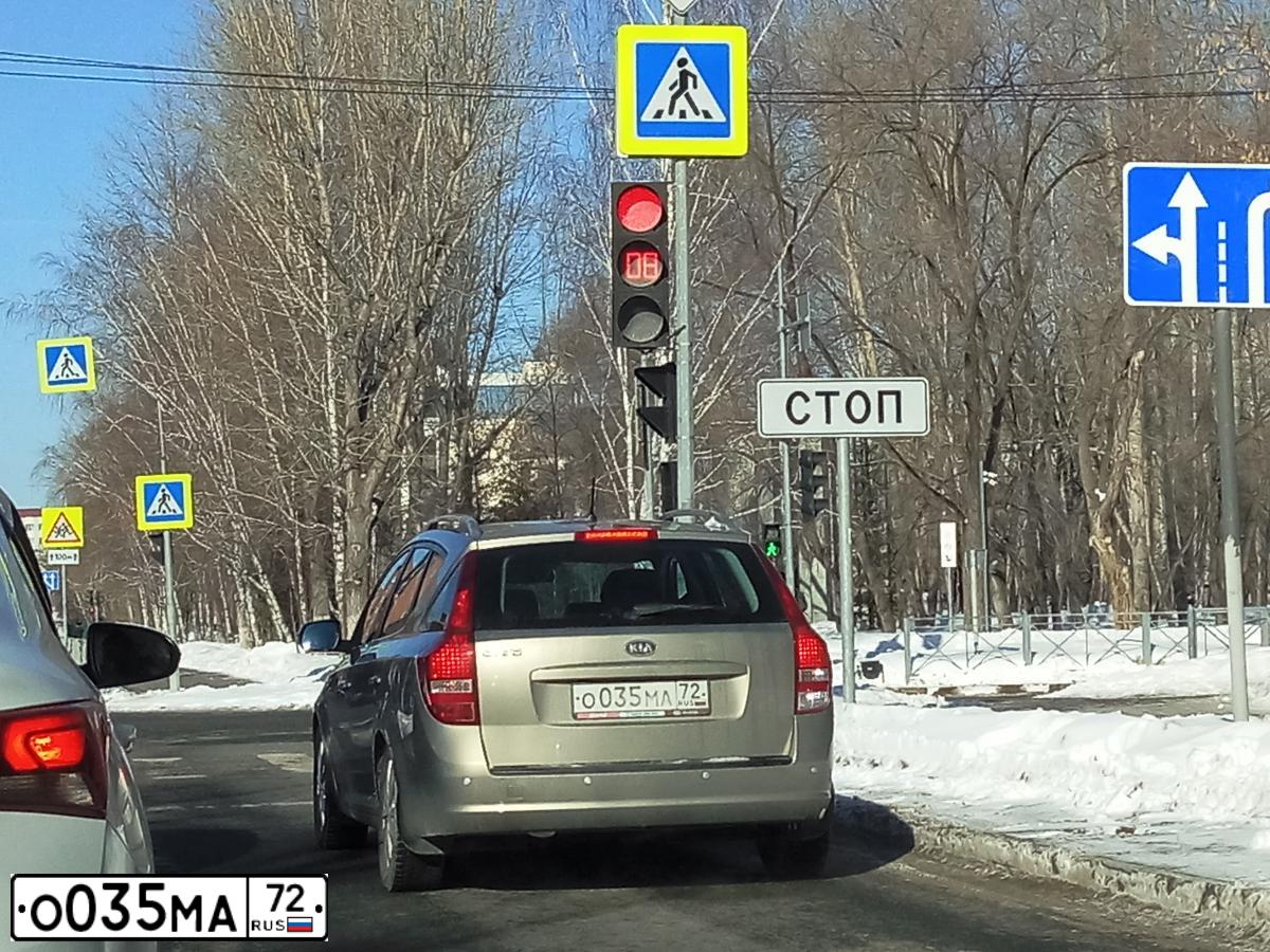 Фото автомобиля KIA CEE'D, 2012 — госномер О035МА72. Цвет: СЕРЕБРИСТЫЙ