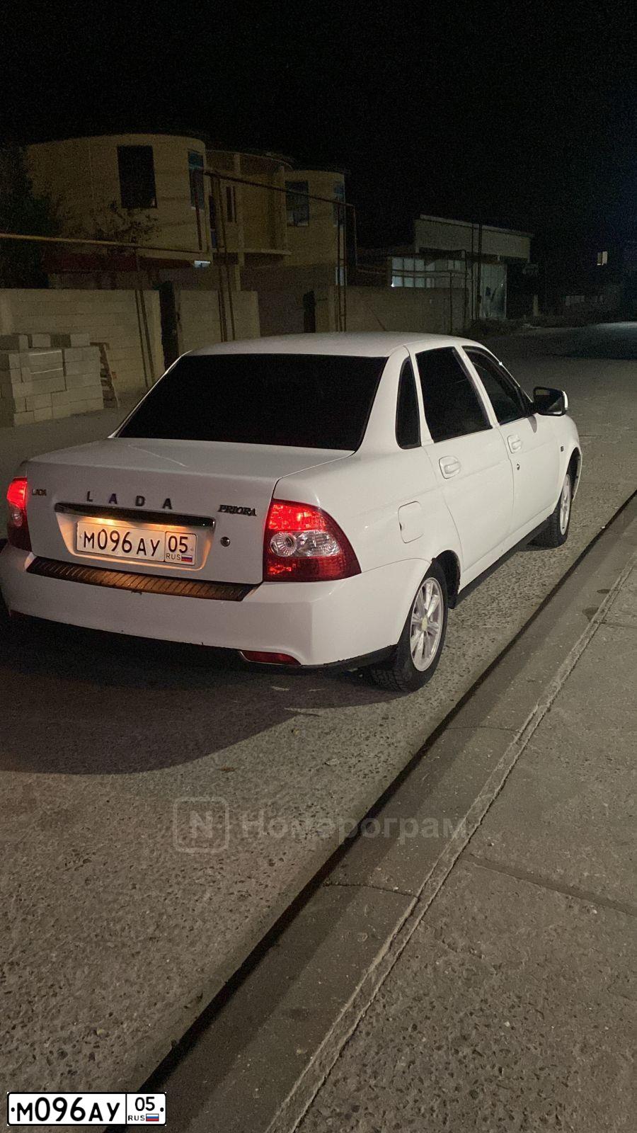 Фото автомобиля LADA 2170 PRIORA, 2010 — госномер М096АУ05. Цвет: БЕЛЫЙ