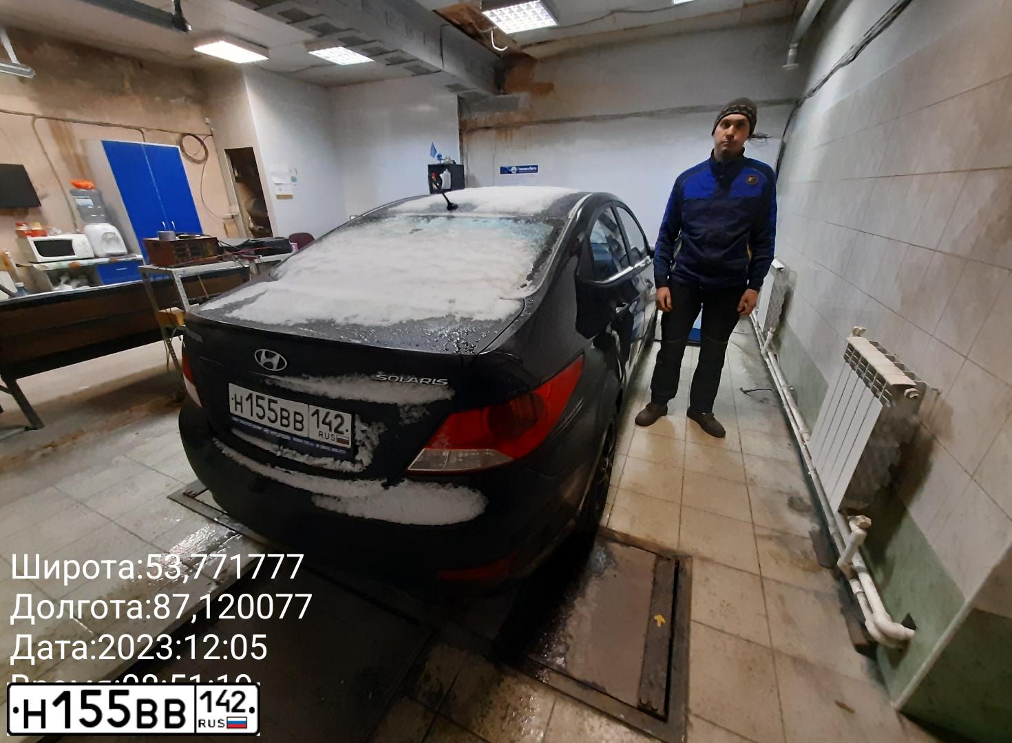 Фото автомобиля HYUNDAI SOLARIS, 2012 — госномер Х011УК72. Цвет: ЧЕРНЫЙ
