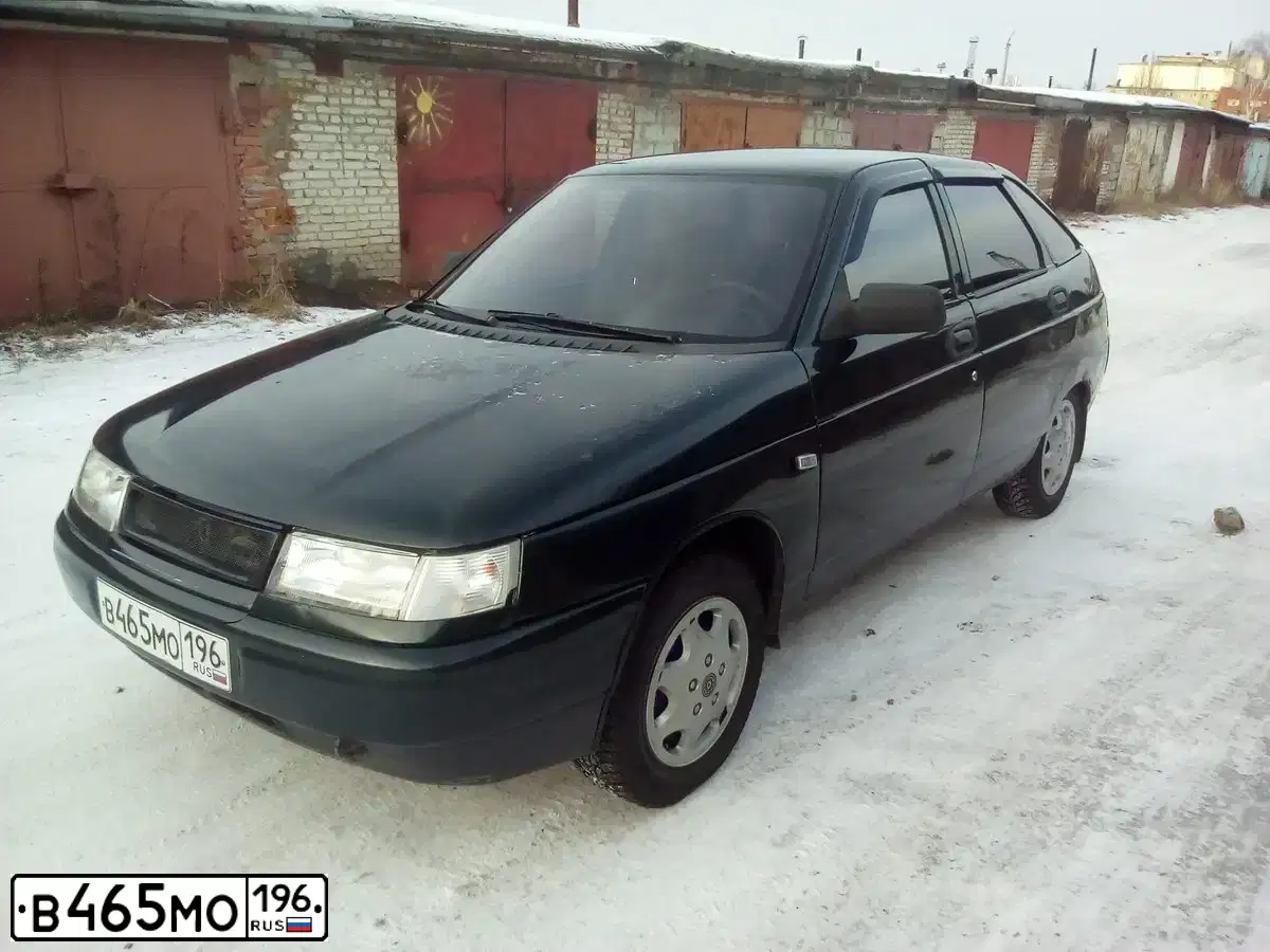 Фото автомобиля LADA 2112 LADA, 2002 — госномер О502ЕР59. Цвет: БЕЛЫЙ