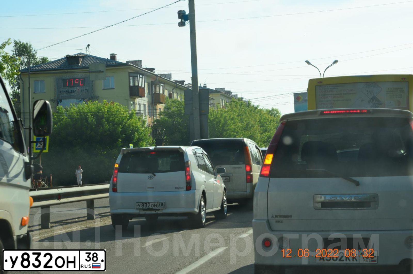 Фото автомобиля TOYOTA OPA, 2000 — госномер В373МК138