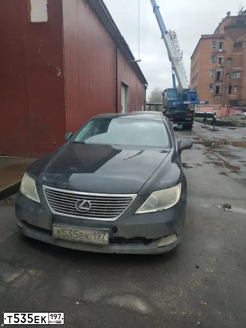 Фото автомобиля LEXUS LS, 2007 — госномер Т535ЕК197. Цвет: ЧЕРНЫЙ