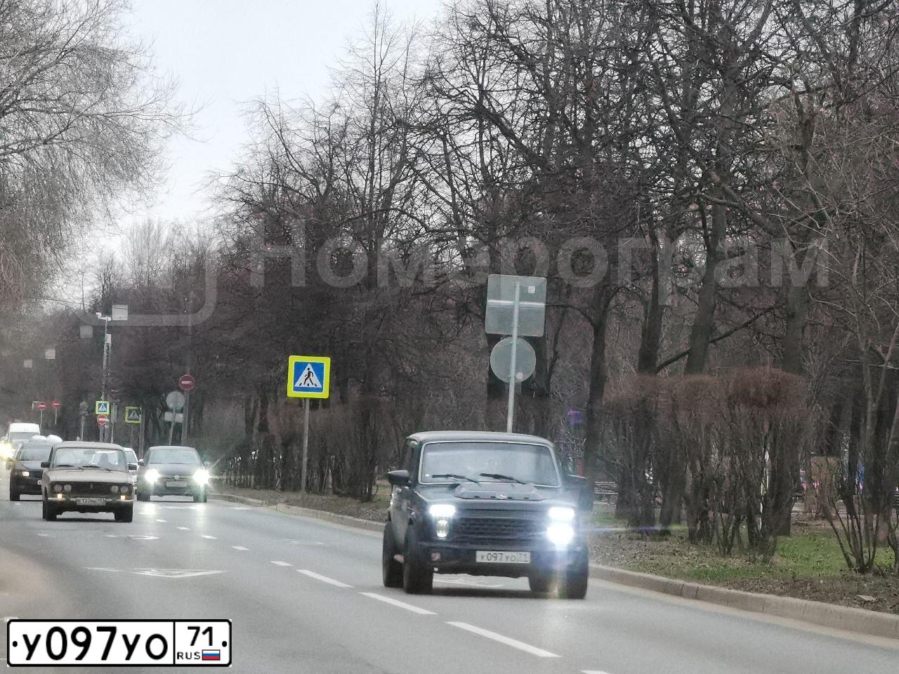 Фото автомобиля LADA 2121 NIVA, 2013 — госномер М069СК48. Цвет: ЧЕРНЫЙ