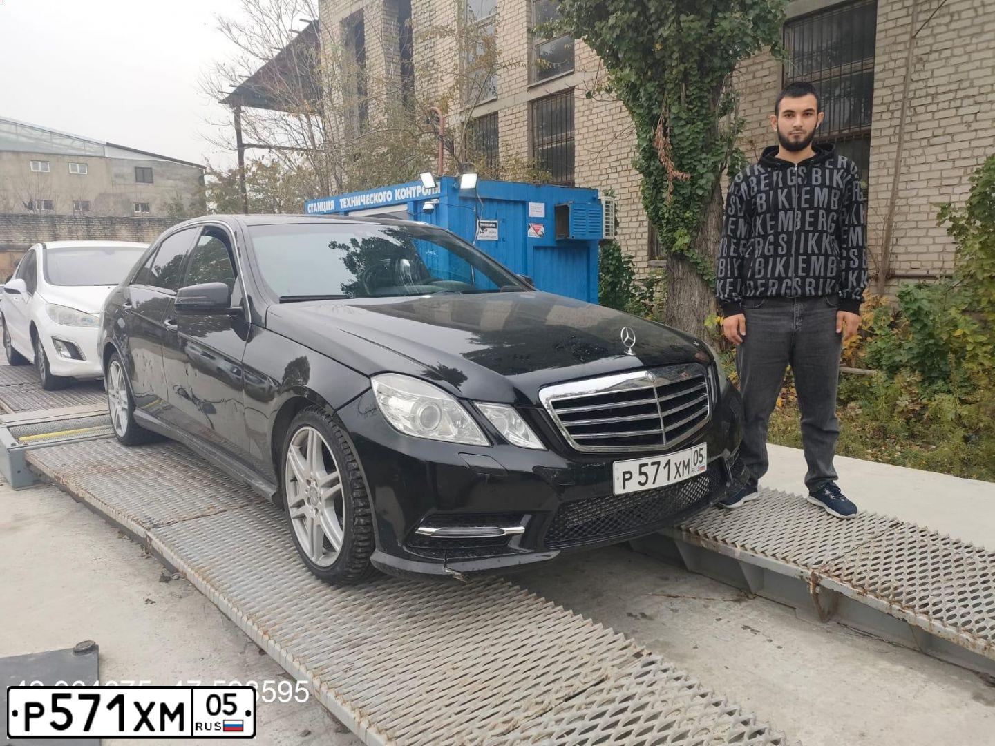 Фото автомобиля MERCEDES E-KLASSE, 2010 — госномер С999СС07. Цвет: ЧЕРНЫЙ