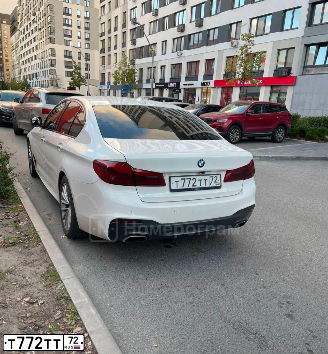 Фото автомобиля BMW SERIE 5, 2018 — госномер С111КО72. Цвет: Белый