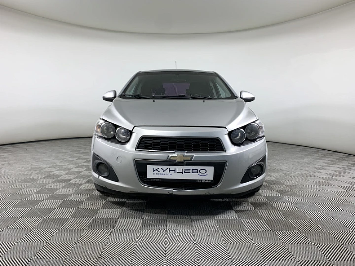 Фото автомобиля CHEVROLET AVEO, 2014 — госномер К273СК790. Цвет: СЕРЫЙ