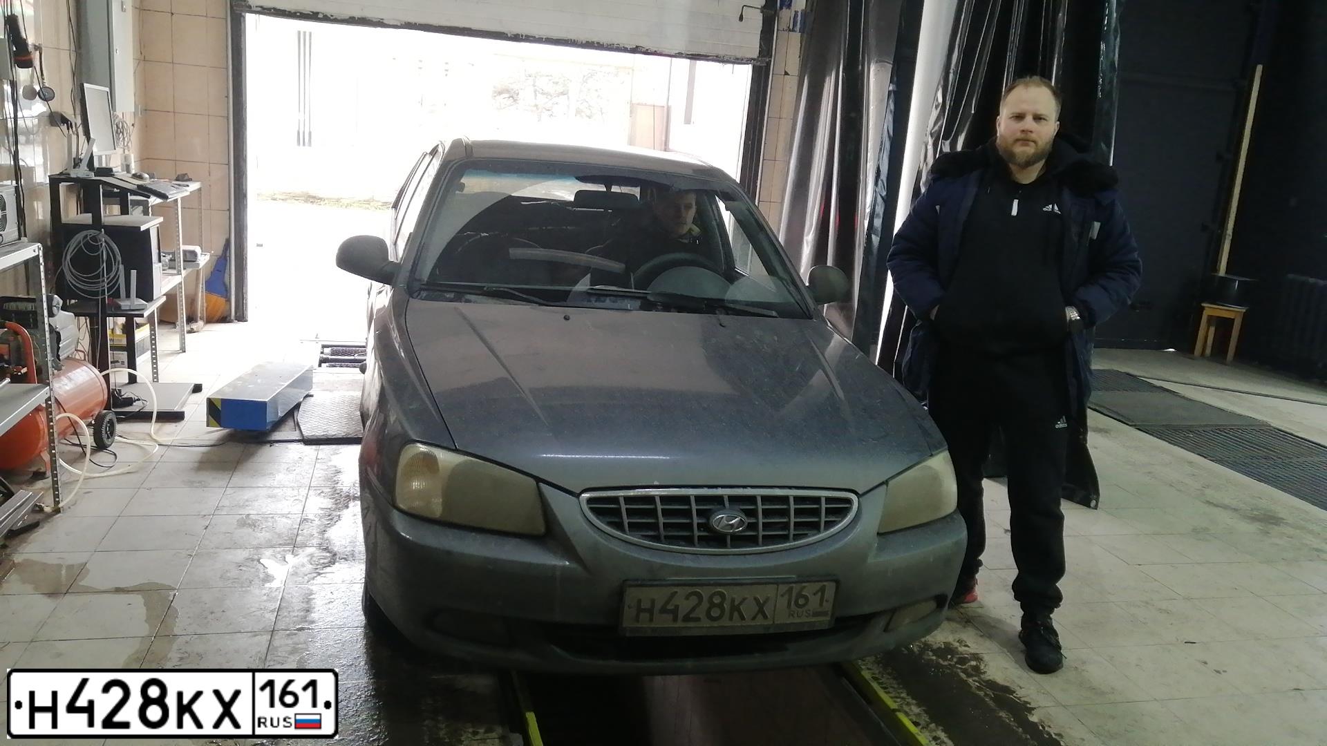 Фото автомобиля TAGAZ ACCENT, 2005 — госномер Н998СВ761. Цвет: СЕРЫЙ