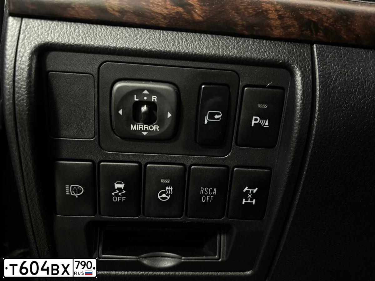 Фото автомобиля TOYOTA LANDCRUISER 200, 2012 — госномер А200АА62. Цвет: Серый