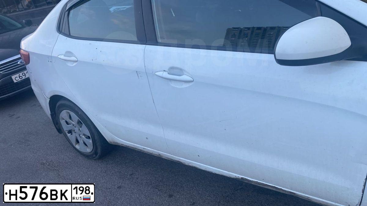 Фото автомобиля KIA RIO, 2016 — госномер Н576ВК198. Цвет: БЕЛЫЙ