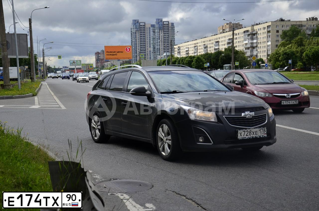 Фото автомобиля LADA 2107, 2004 — госномер Т452ТО178. Цвет: ФИОЛЕТОВЫЙ
