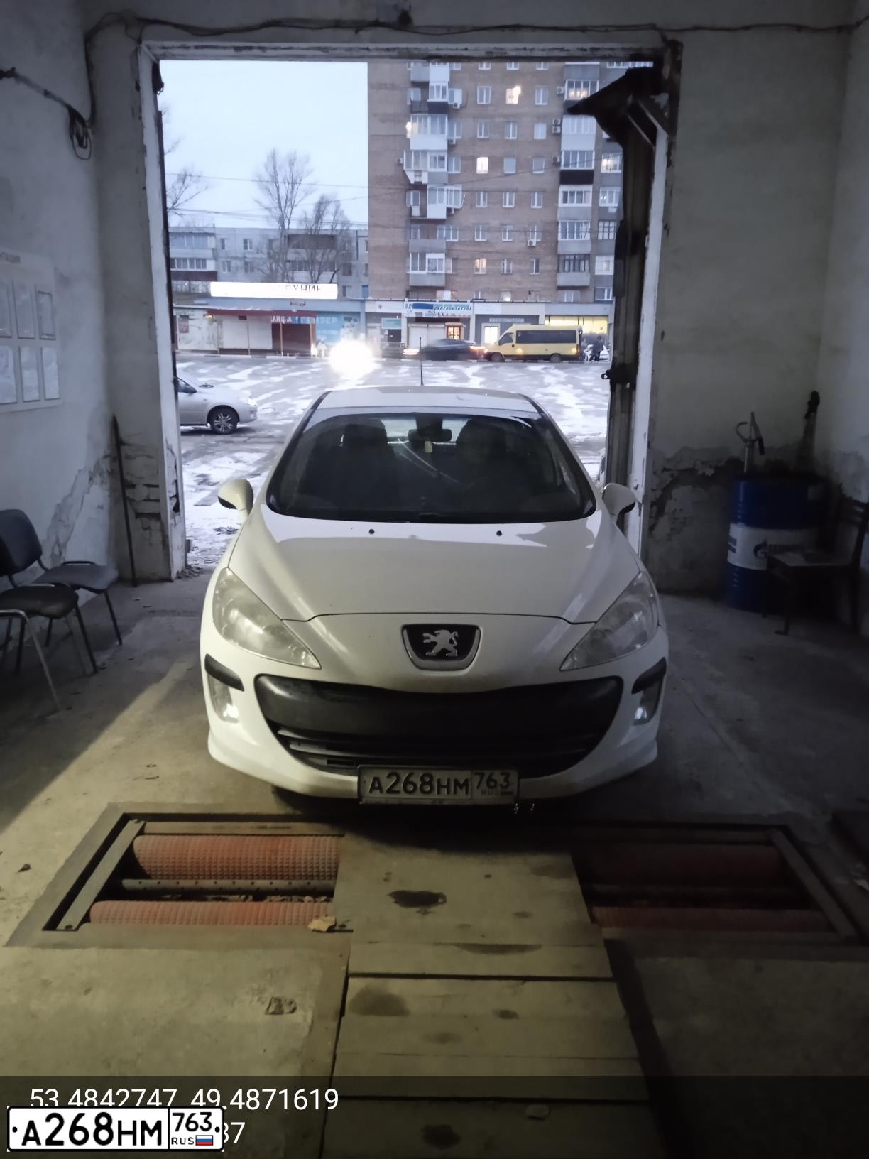 Фото автомобиля PEUGEOT T 308, 2010 — госномер А268НМ763. Цвет: Белый