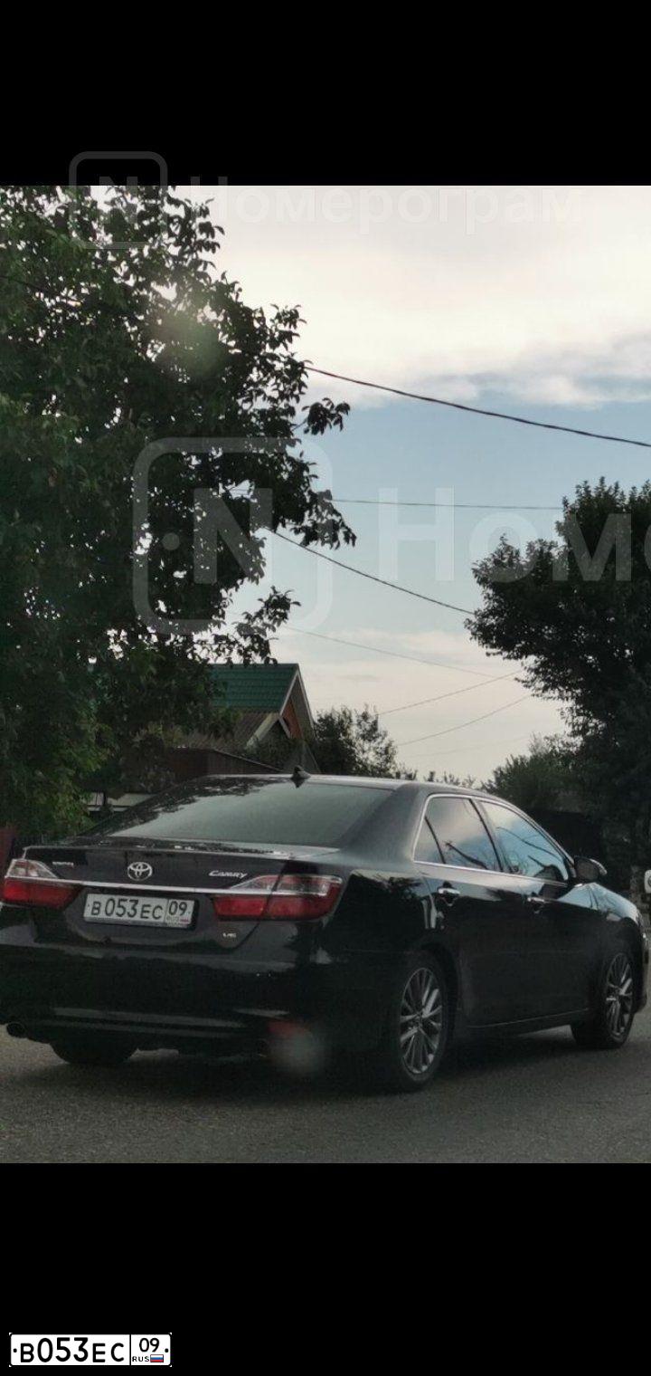 Фото автомобиля TOYOTA CAMRY, 2016 — госномер В053ЕС09. Цвет: ЧЕРНЫЙ МЕТАЛЛИК