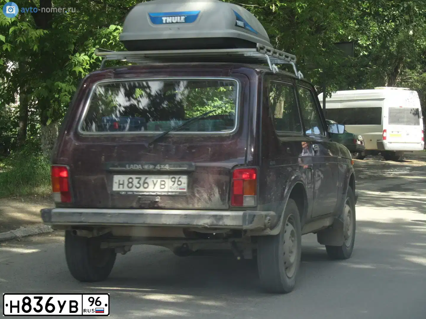 Фото автомобиля LADA 2121 NIVA, 2009 — госномер Н836УВ96. Цвет: ТЕМНО-КРАСНЫЙ