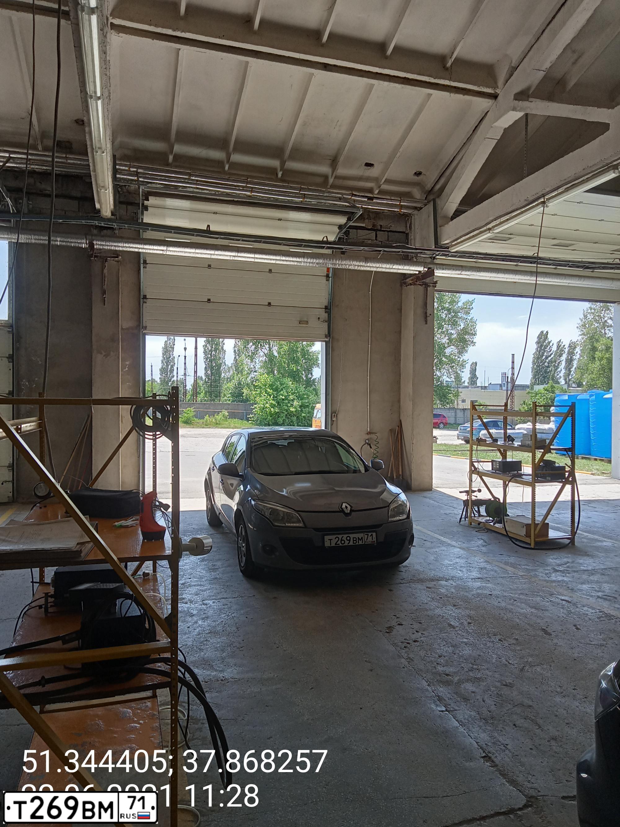 Фото автомобиля RENAULT MEGANE, 2009 — госномер Т269ВМ71. Цвет: СЕРЫЙ