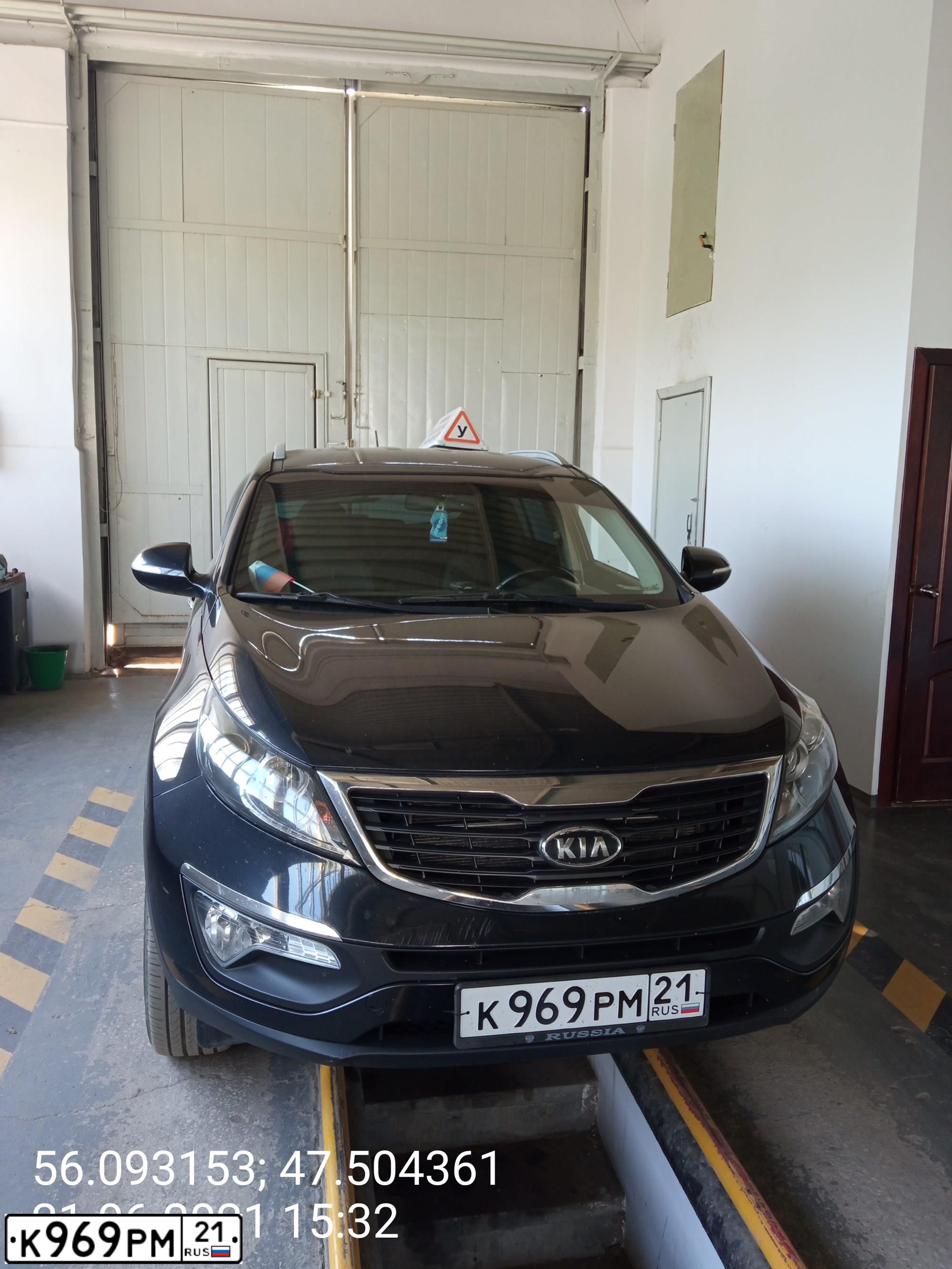 Фото автомобиля KIA SPORTAGE, 2010 — госномер Т873СМ73. Цвет: ЧЕРНЫЙ ПЕРЛАМУТР