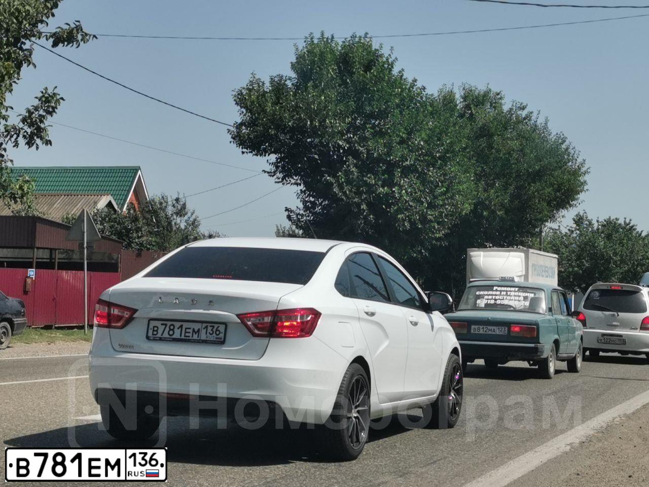 Фото автомобиля LADA VESTA, 2019 — госномер В781ЕМ136. Цвет: Белый