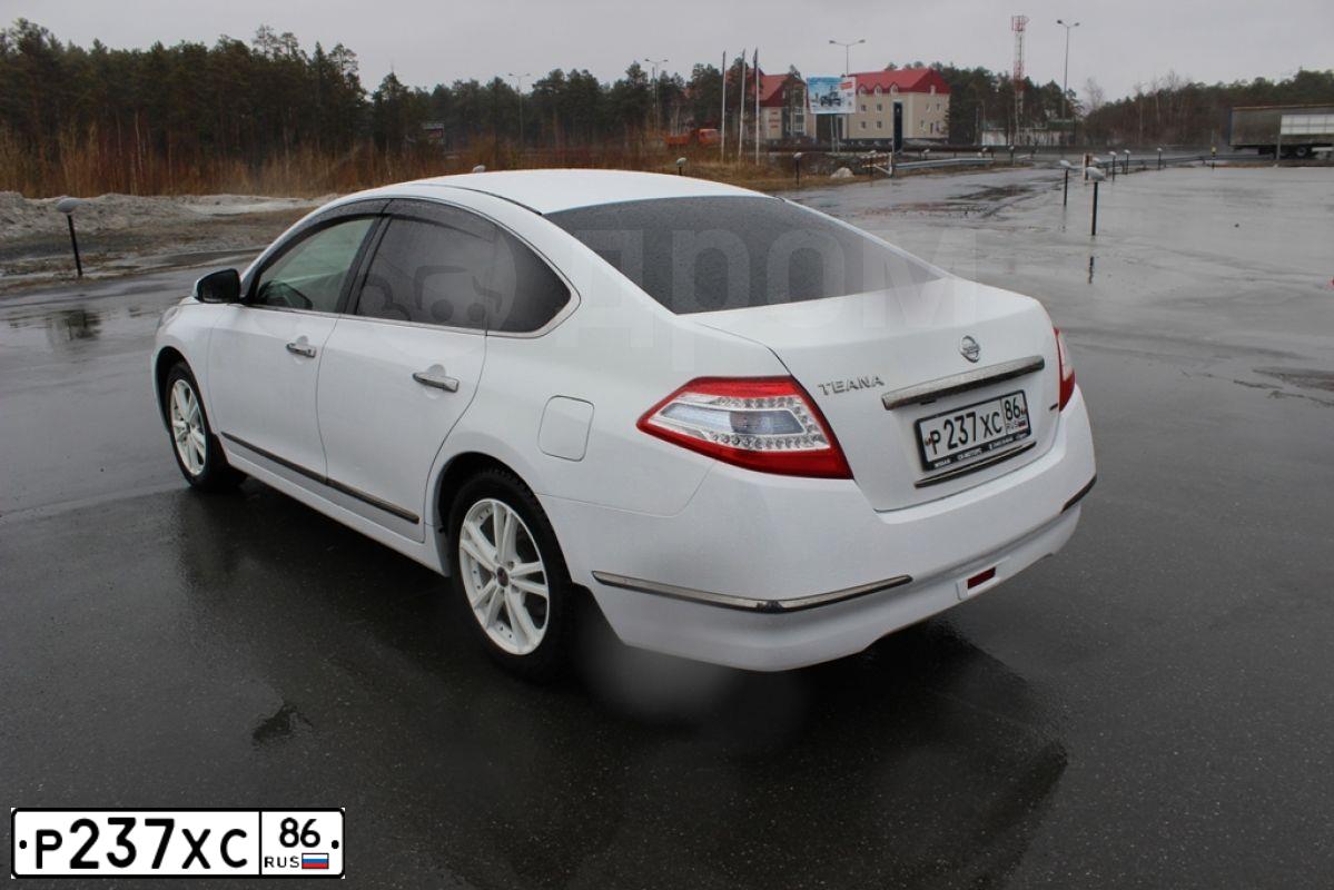 Фото автомобиля NISSAN TEANA, 2012 — госномер Т008ОА72. Цвет: Белый