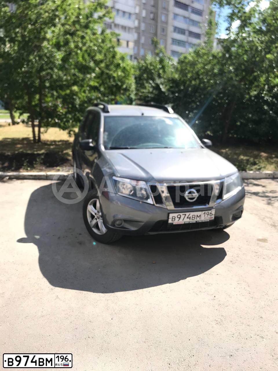 Фото автомобиля NISSAN TERRANO, 2014 — госномер Р479РО40