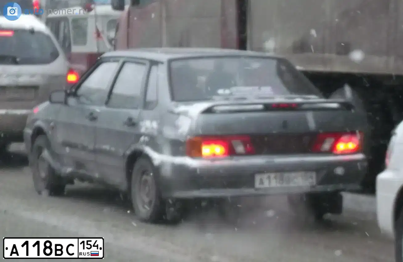 Фото автомобиля LADA 2115 SAMARA, 2010 — госномер А118ВС154. Цвет: СРЕДНИЙ СЕРО-ЗЕЛЕНЫЙ МЕТАЛЛИК
