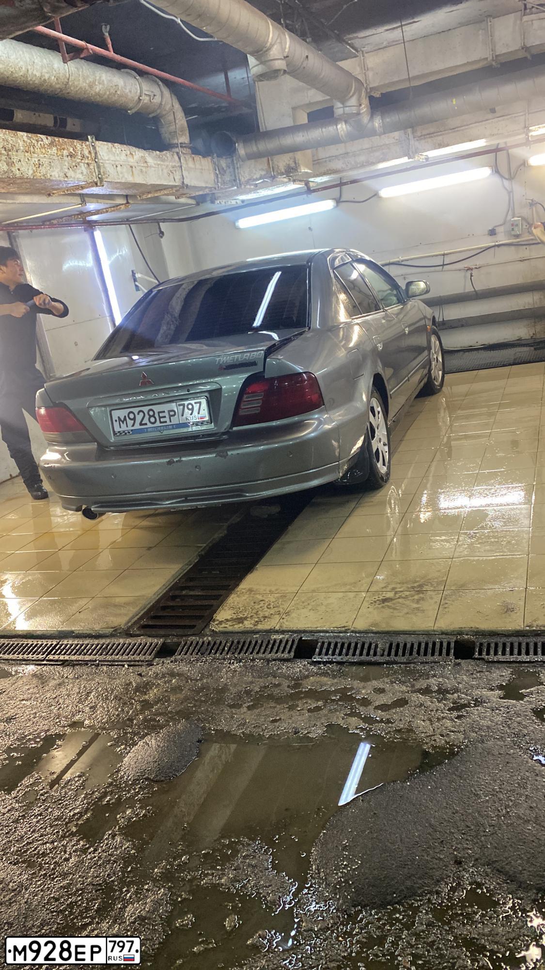 Фото автомобиля MITSUBISHI GALANT, 1998 — госномер М928ЕР797. Цвет: Серебристый