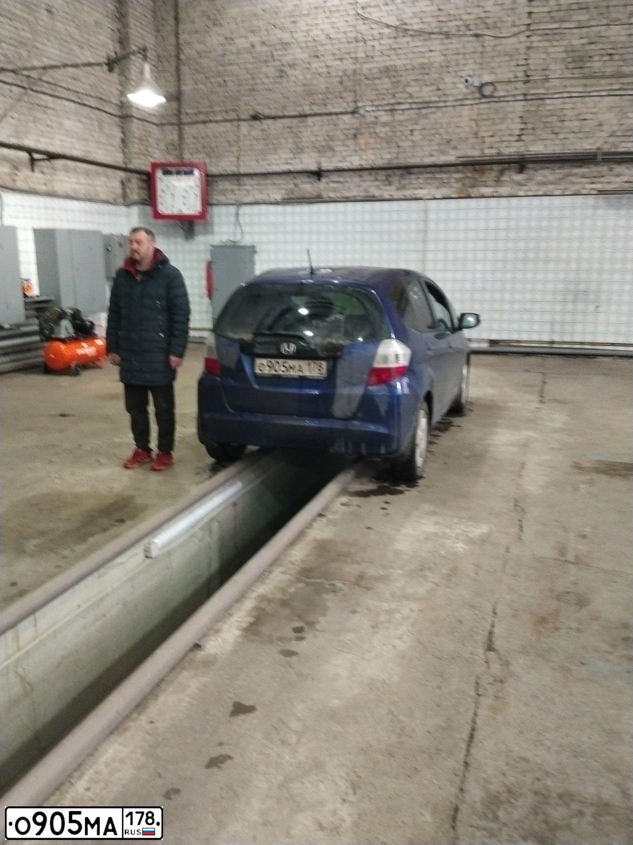 Фото автомобиля HONDA JAZZ, 2009 — госномер О905МА178. Цвет: синий