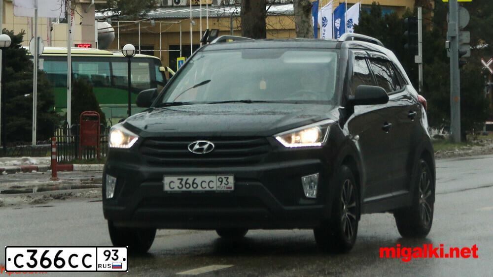 Фото автомобиля FORD FOCUS, 2012 — госномер С366СС93. Цвет: Белый