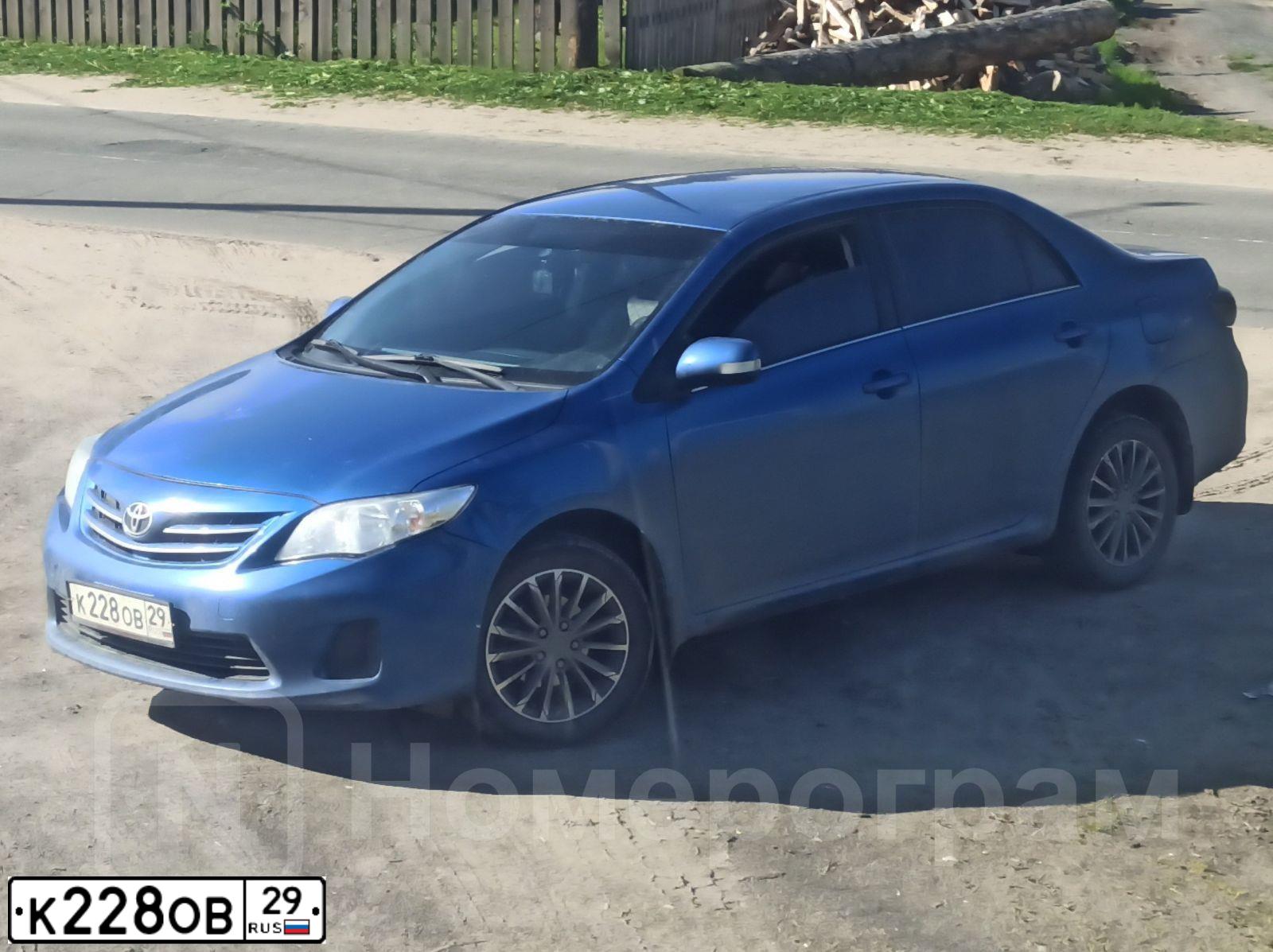 Фото автомобиля TOYOTA COROLLA, 2012 — госномер К228ОВ29. Цвет: синий