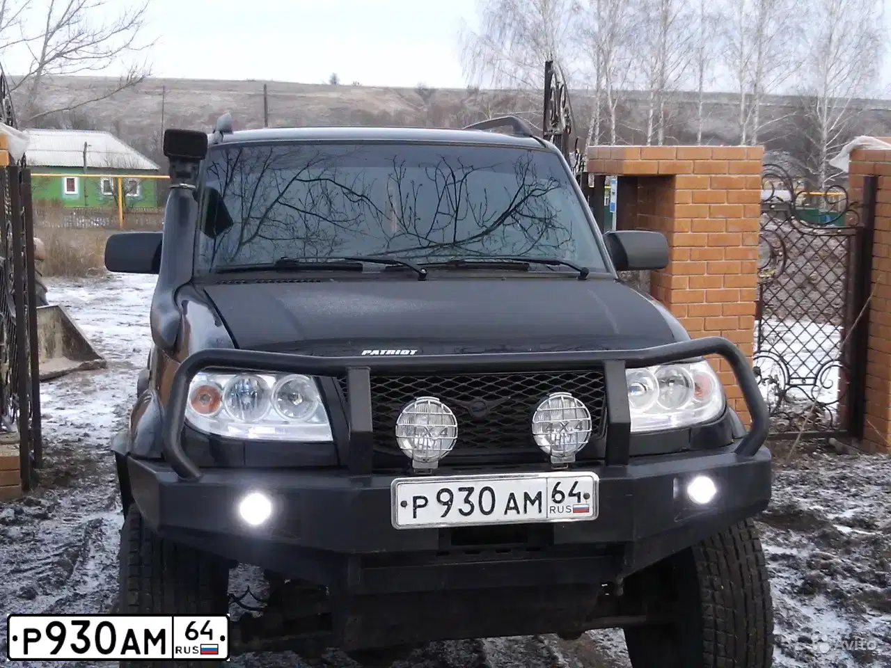 Фото автомобиля UAZ 3163 PATRIOT, 2012 — госномер Р930АМ64. Цвет: АВАНТЮРИН МЕТАЛЛИК