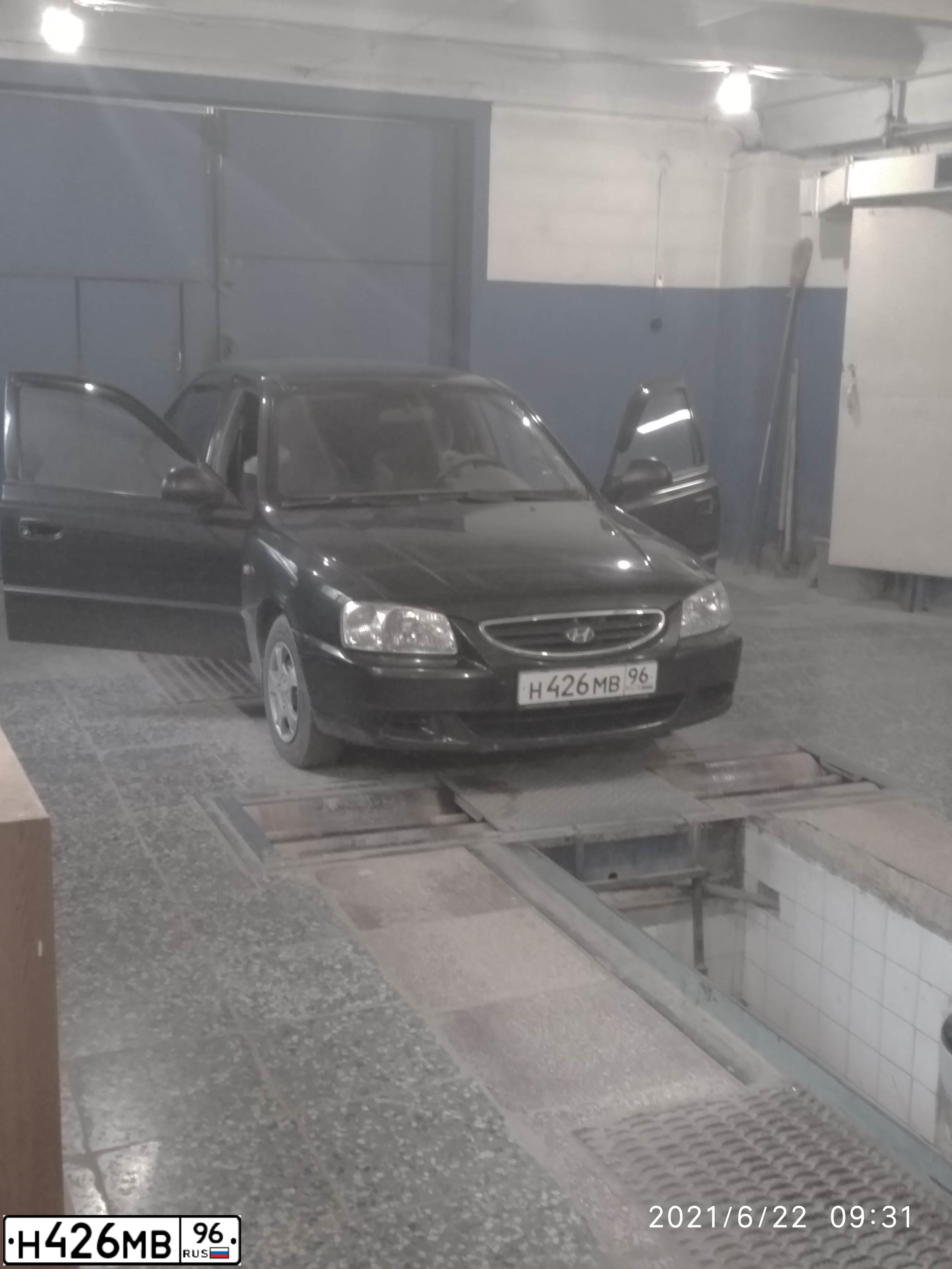 Фото автомобиля TAGAZ ACCENT, 2008 — госномер Н426МВ96. Цвет: ЧЕРНЫЙ