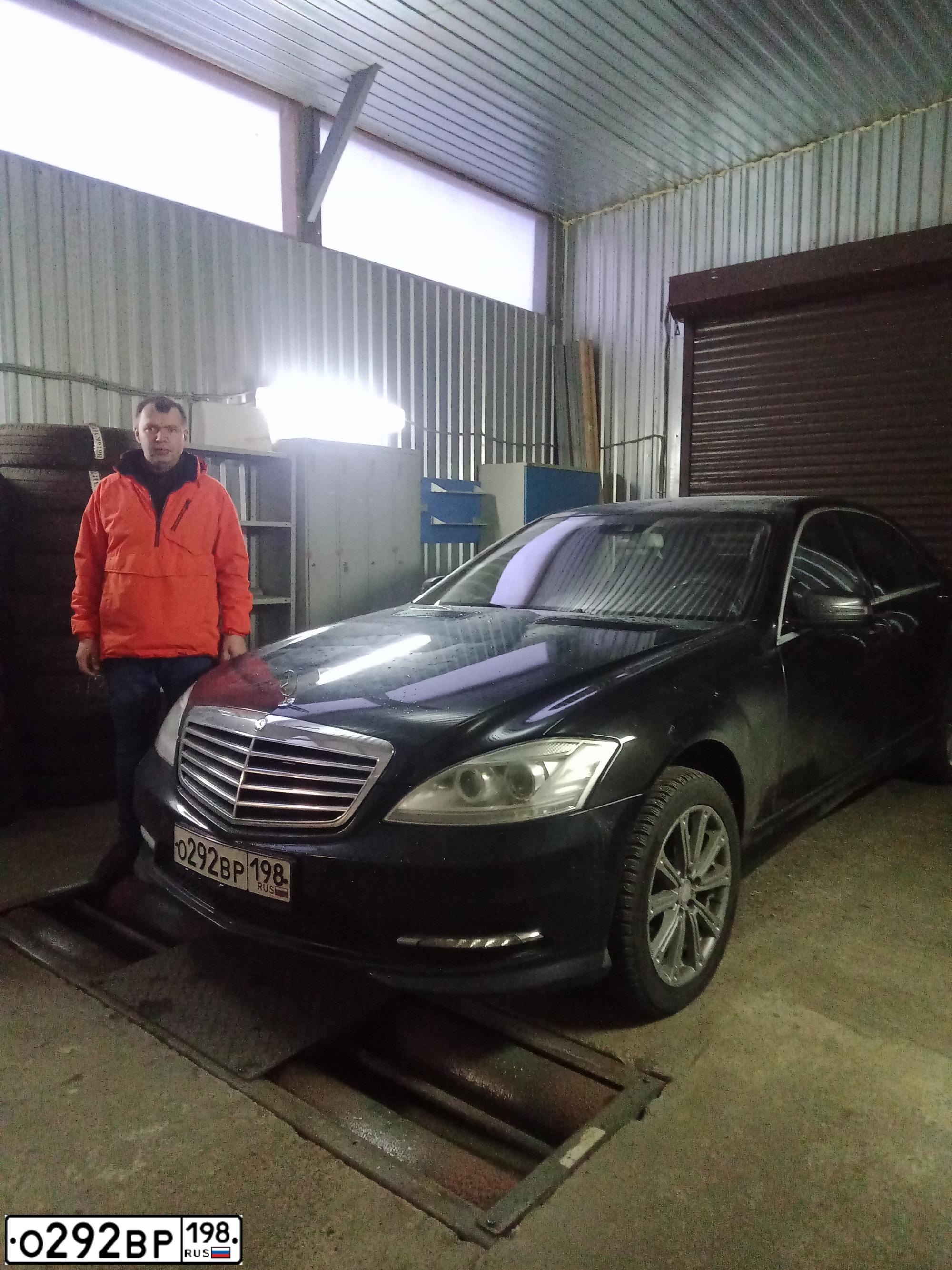 Фото автомобиля MERCEDES S-KLASSE, 2010 — госномер О540АО78. Цвет: ЧЕРНЫЙ