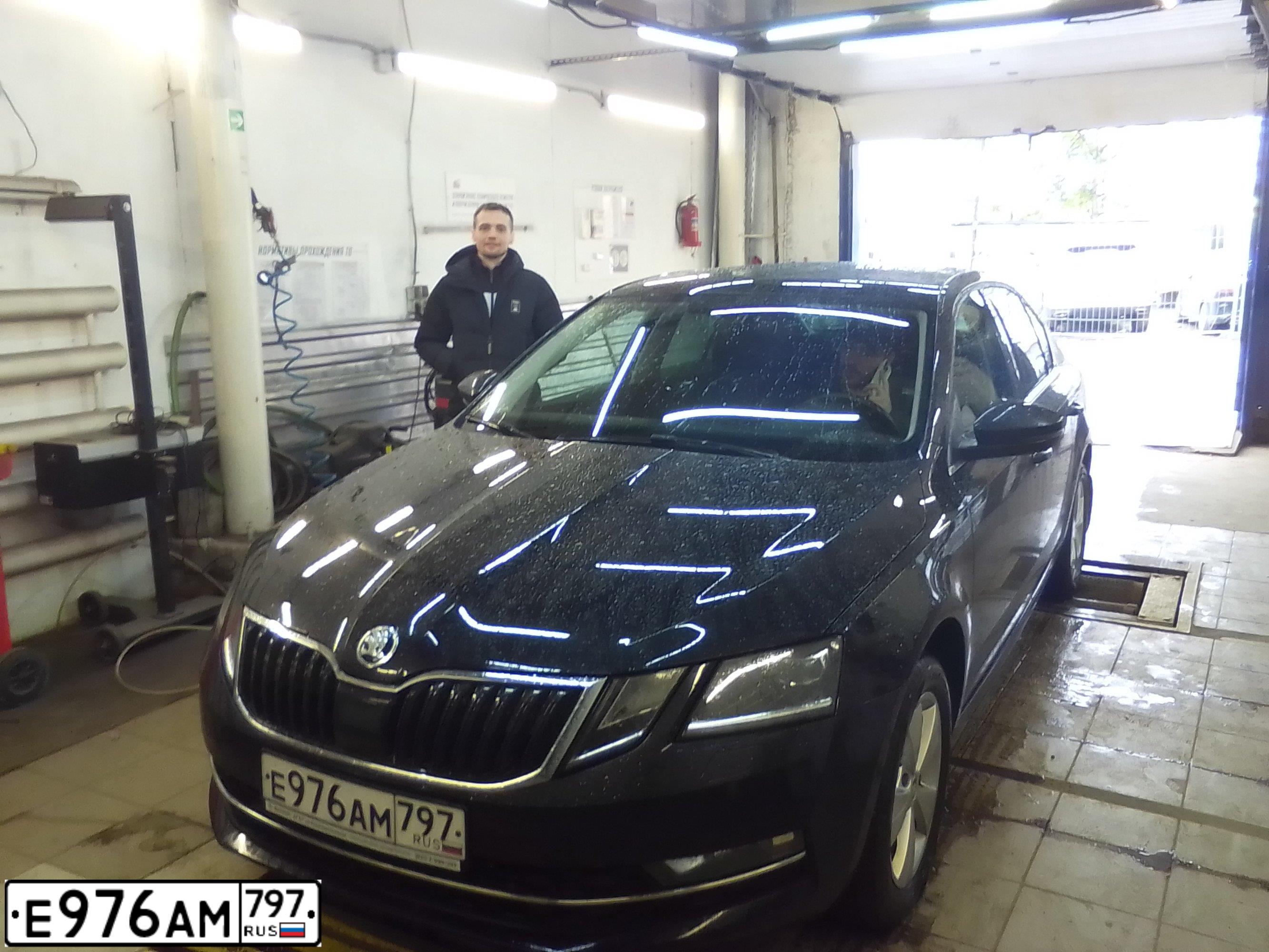 Фото автомобиля SKODA OCTAVIA, 2020 — госномер Н489ОР21. Цвет: ЧЕРНЫЙ
