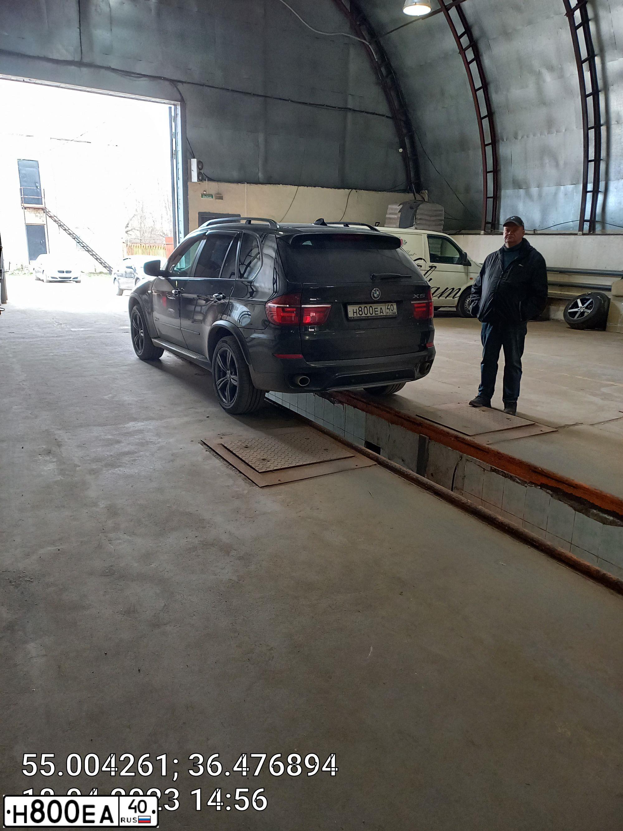 Фото автомобиля MITSUBISHI L 200, 2006 — госномер М616ЕУ790. Цвет: ЧЕРНЫЙ