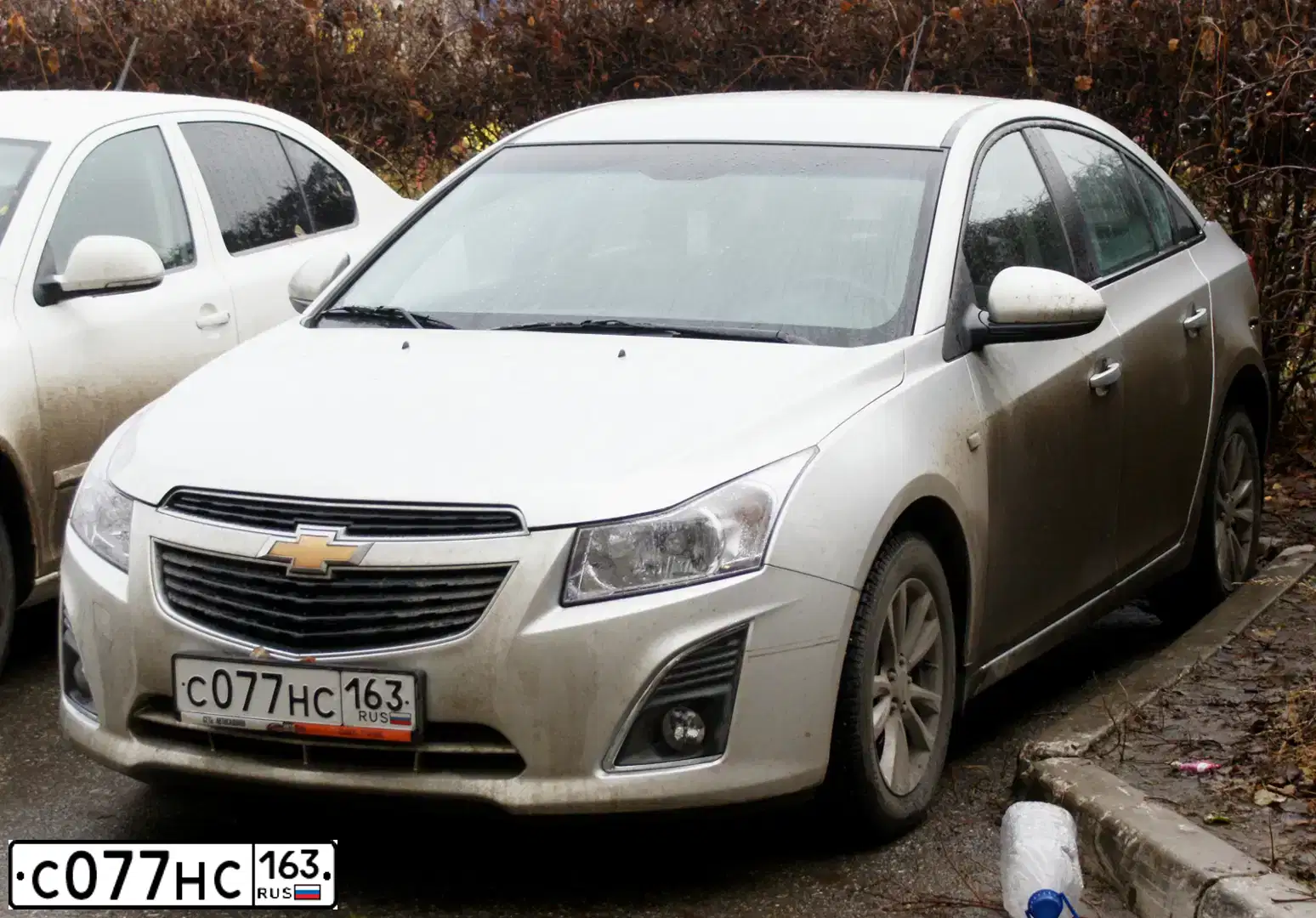 Фото автомобиля CHEVROLET CRUZE, 2013 — госномер С077НС163. Цвет: СЕРЕБРИСТЫЙ