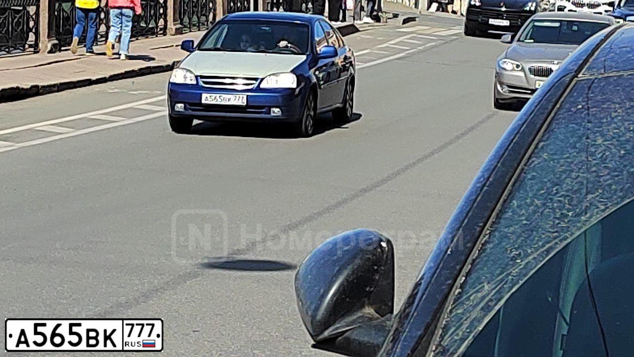 Фото автомобиля CHEVROLET LACETTI, 2010 — госномер А565ВК777. Цвет: синий