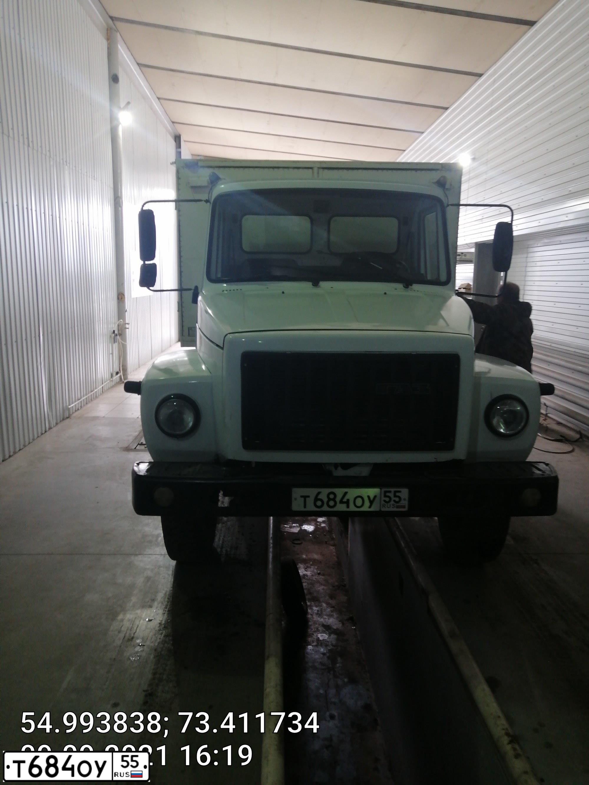 Фото автомобиля GAZ 3307, 2006 — госномер Т684ОУ55. Цвет: БЕЛЫЙ