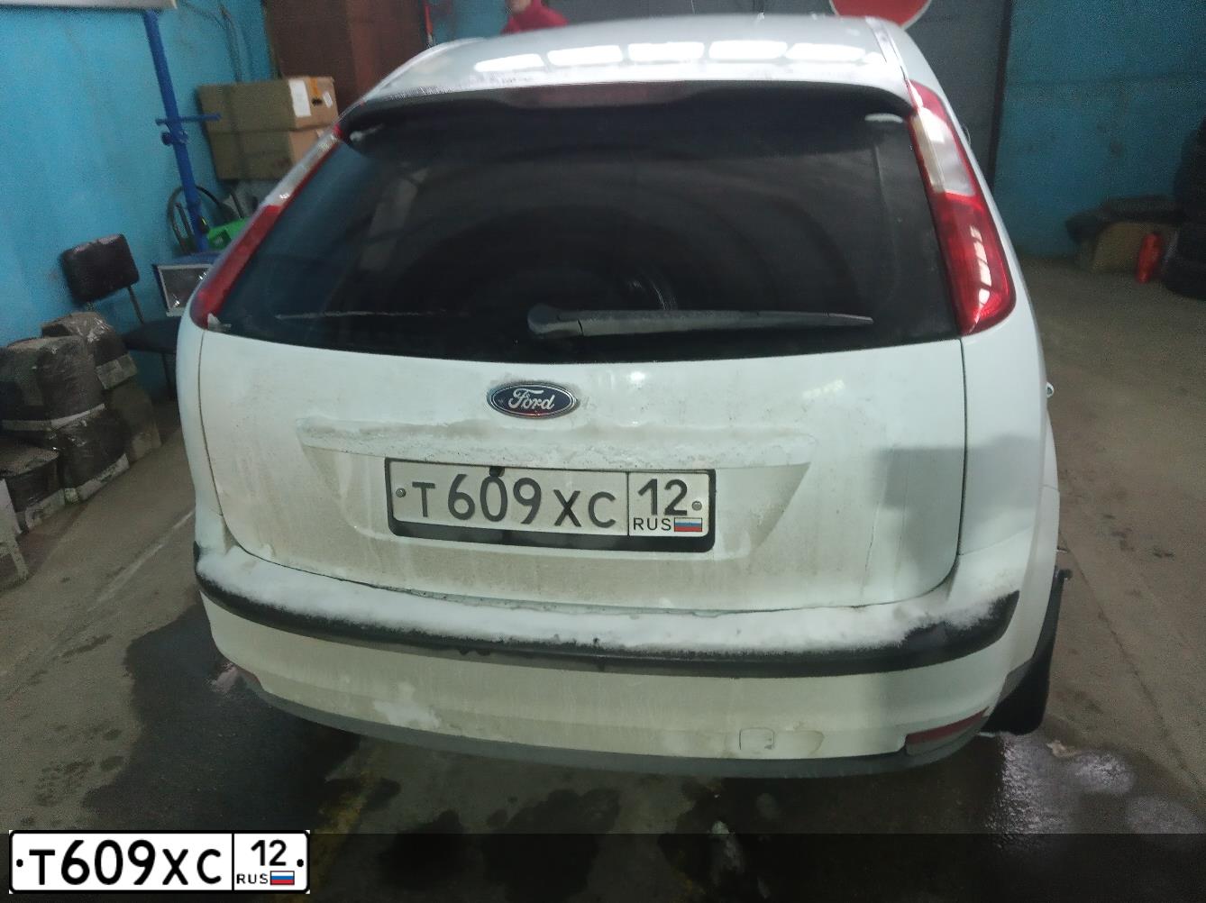 Фото автомобиля FORD FOCUS, 2007 — госномер Т609ХС12. Цвет: Белый