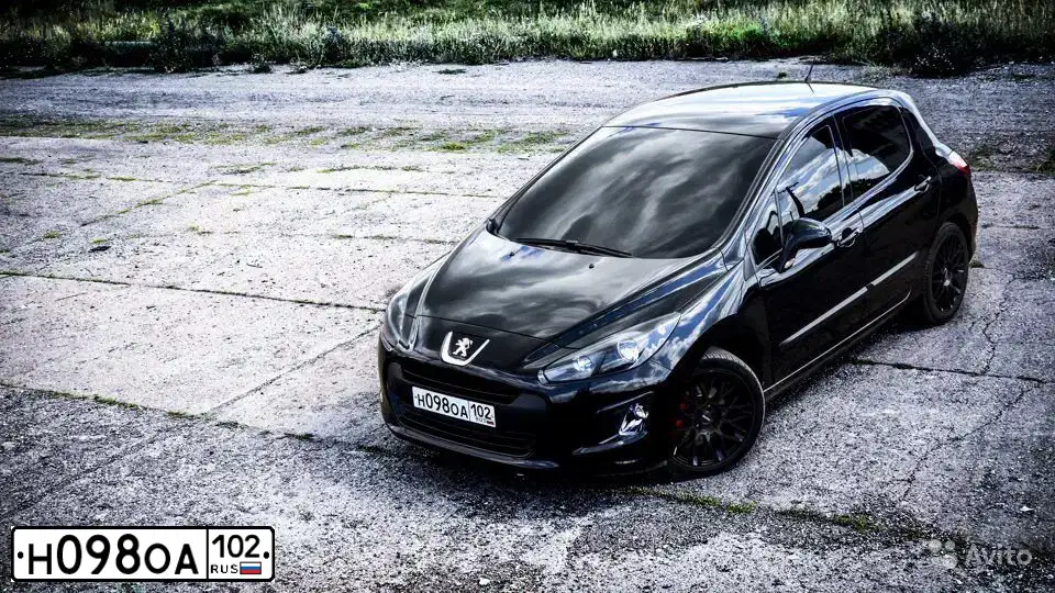 Фото автомобиля PEUGEOT 308, 2012 — госномер В598МЕ702. Цвет: ЧЕРНЫЙ