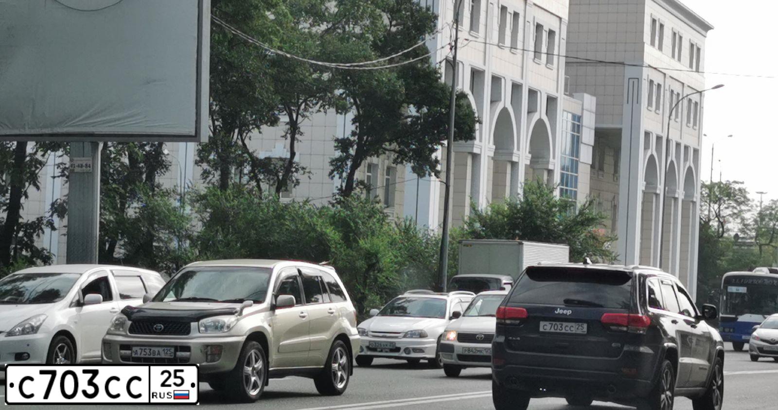 Фото автомобиля JEEP GRAND CHEROKEE, 2014 — госномер А016СК777. Цвет: ТЕМНО-СИНИЙ