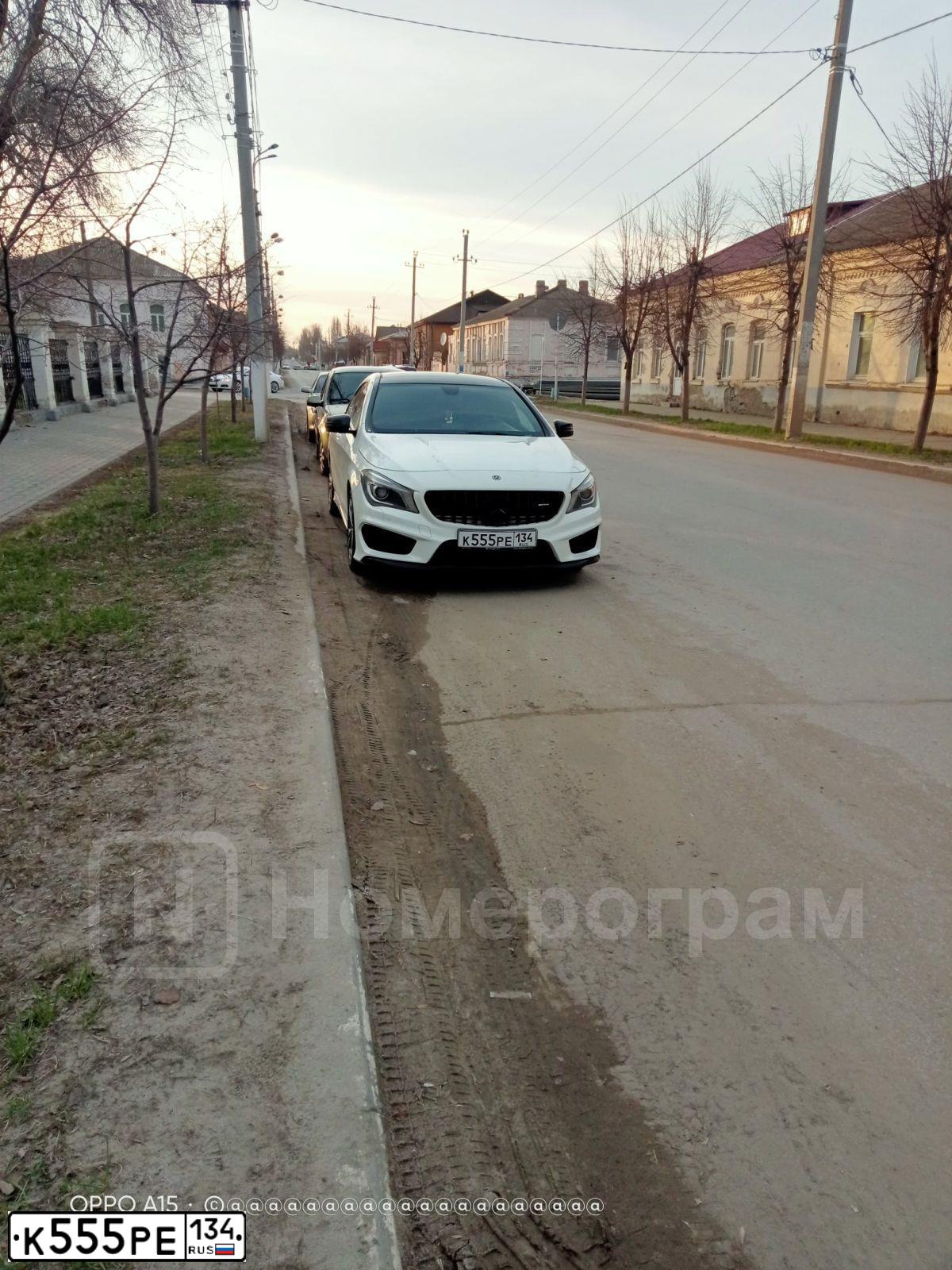 Фото автомобиля LADA 2109 SAMARA, 1998 — госномер К555РЕ134. Цвет: СЕРЕБРИСТО ГОЛУБОЙ