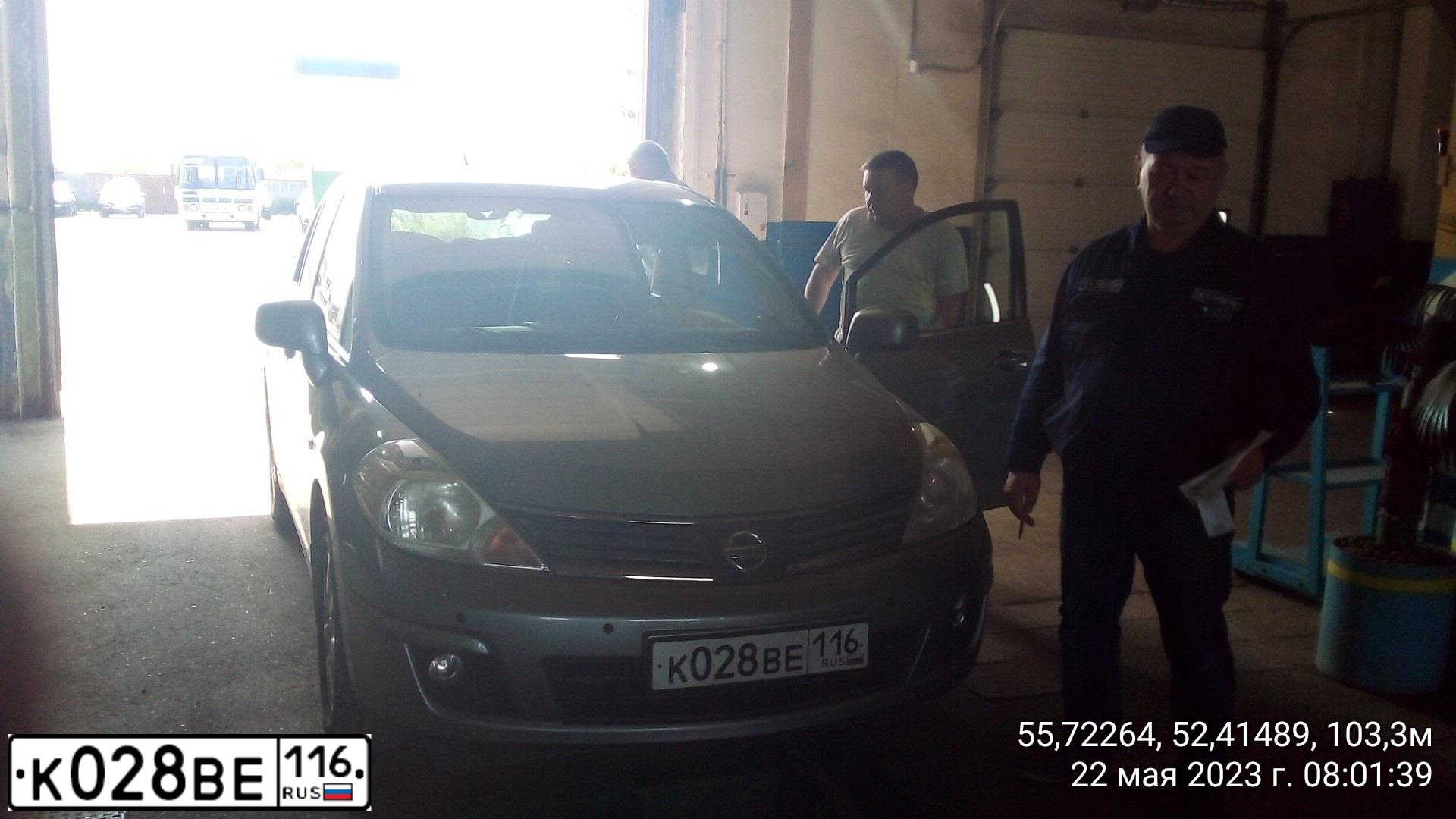 Фото автомобиля NISSAN TIIDA, 2008 — госномер О679УА716. Цвет: СЕРЫЙ