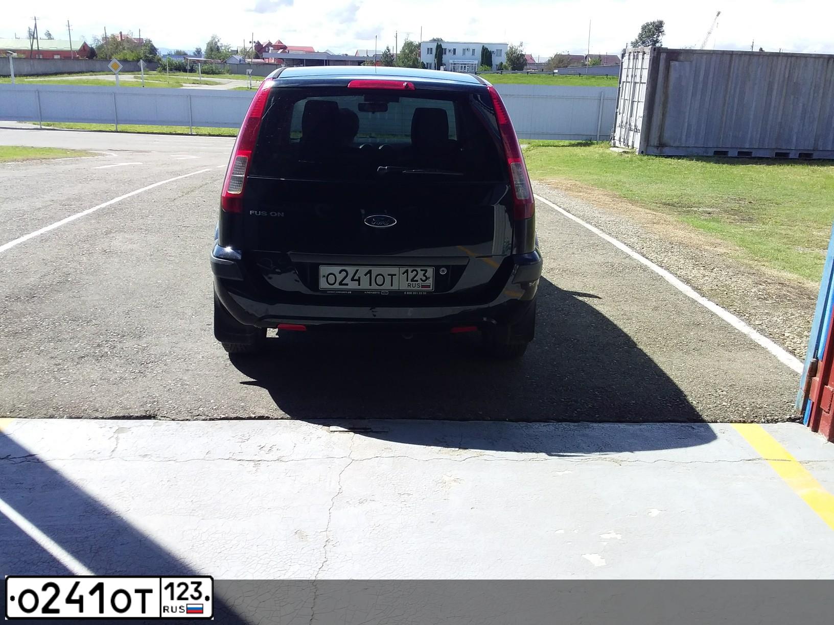 Фото автомобиля FORD FUSION, 2007 — госномер Н726КТ93. Цвет: ЧЕРНЫЙ