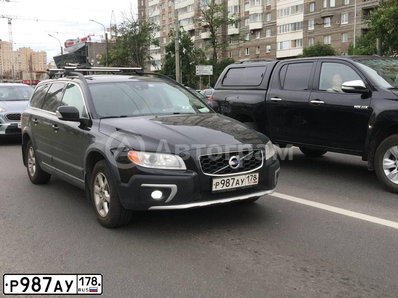 Фото автомобиля VOLVO XC70, 2014 — госномер Р987АУ178. Цвет: ЧЕРНЫЙ