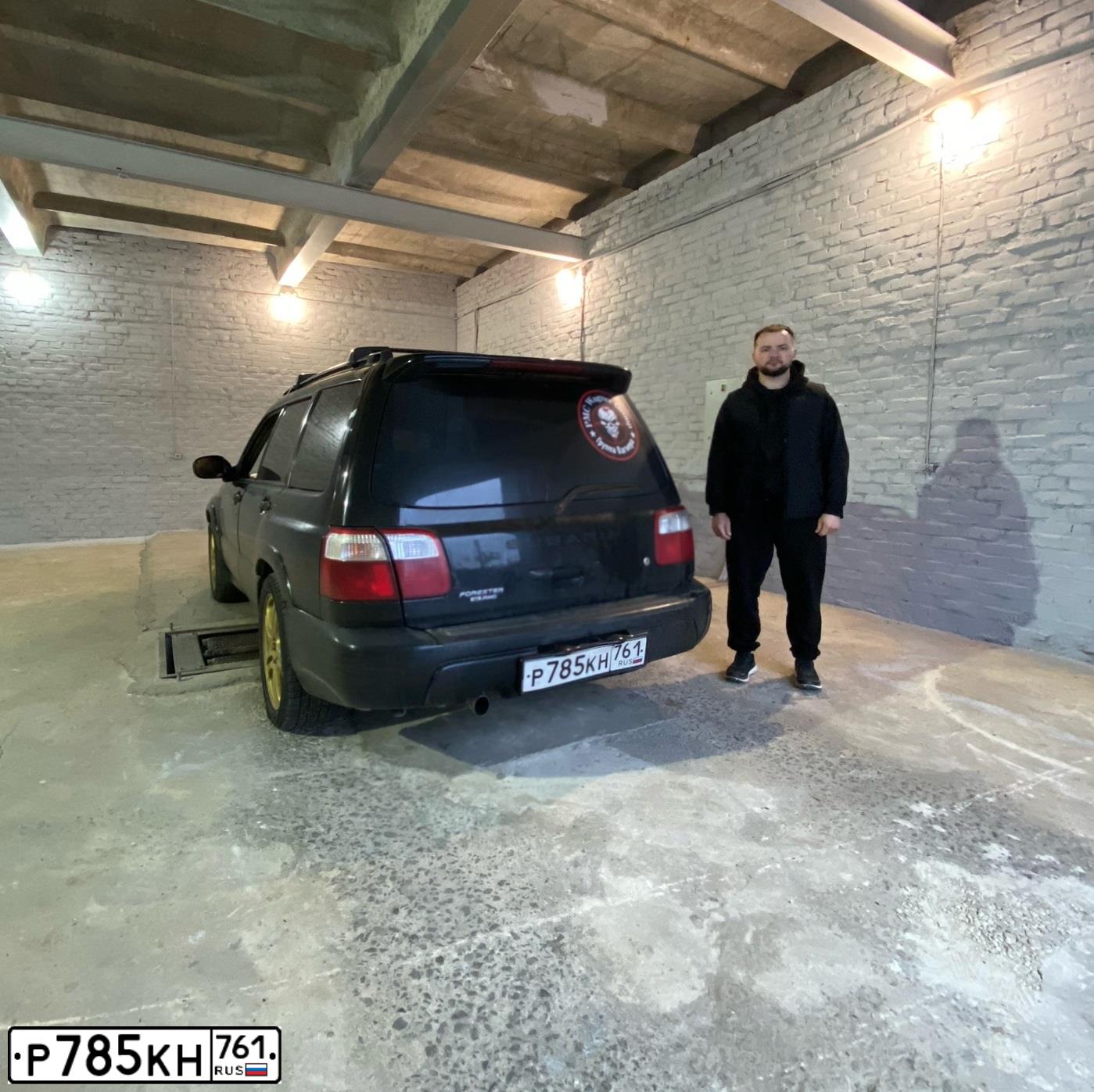Фото автомобиля SUBARU FORESTER, 2000 — госномер Х096ХТ180. Цвет: ЧЕРНЫЙ